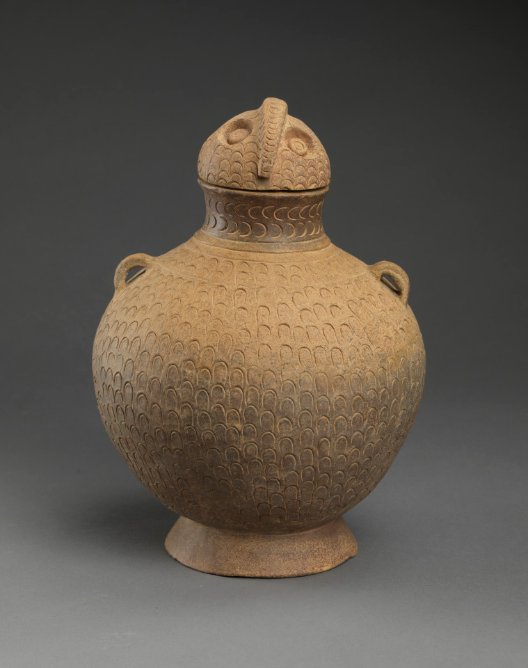 Owl-shaped Chinese stoneware jar from the MacLean Collection, photographed by the museum