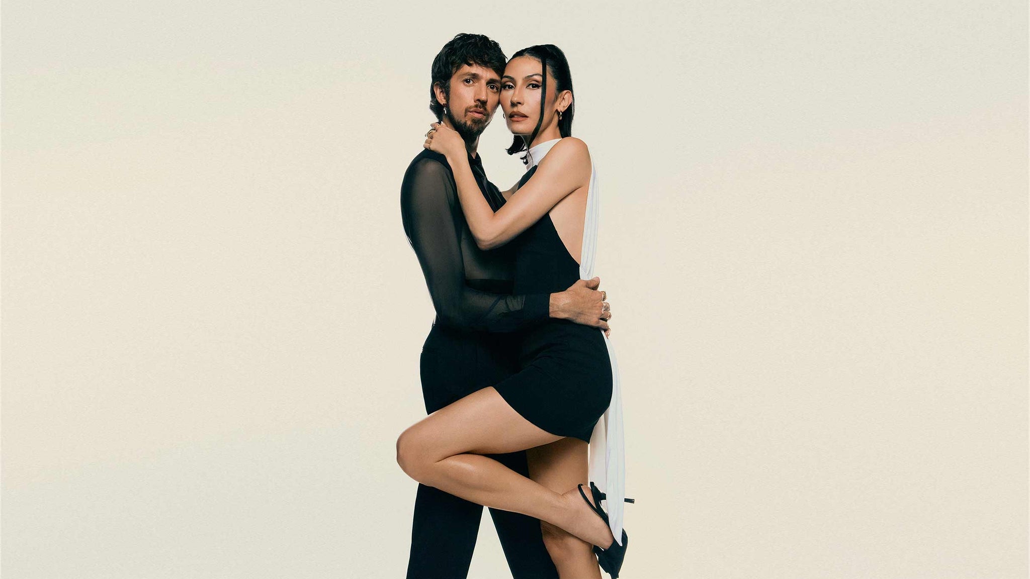 Official promotional artwork for the Esteman and Daniela Spalla Amorio USA Tour listing, in a 16:9 landscape format.