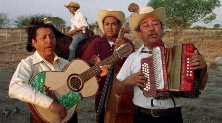 Official venue-provided still from Chulas fronteras showing musicians.